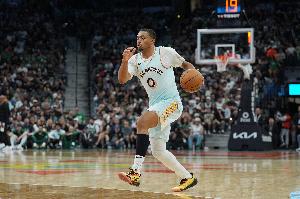 开季三连胜！凯尔登-约翰逊：我们赢球了 这才是最重要的