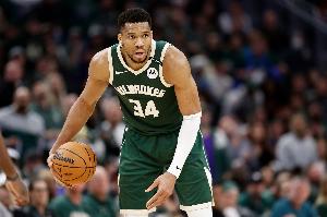 进化中的希腊怪兽！雄鹿官媒：本赛季至今字母哥三分命中率为67%