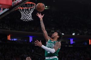 马祖拉：要挖掘安芬尼-西蒙斯更多潜力 这需要他和教练共同努力