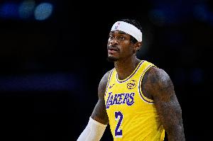 攻防有所建树！范德比尔特上半场7中4得8分4板2断 贡献一条龙暴扣