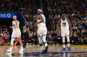 巴特勒谈队内氛围：全队面带笑容互开玩笑 这才是篮球该有的样子