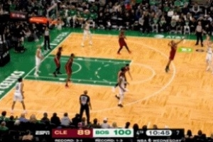 没法防了！豪泽弧顶接球命中超远三分 个人第六记