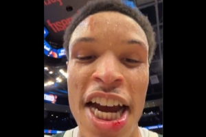 率队掀翻旧主！罗林斯的嘴角被打出血了：让我们继续冲呀