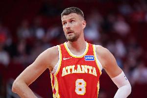 中规中矩！波尔津吉斯出战23分钟 12中6拿到15分8板&4前场板