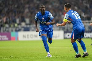 东体：申花六外援出征亚冠，谢鹏飞、戴伟浚也随队出征