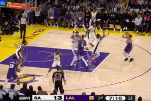 游刃有余！东契奇弧顶晃飞防守轻松命中跳投