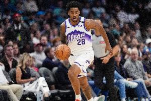 不准就别投了呗！森萨博12投仅2中&三分9中1仅拿5分3助