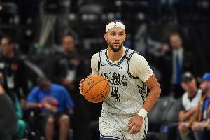 难救主！萨格斯8中6拿20分8板4助 贝恩9中4得9分5板6助