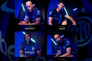 国米10月队内最佳候选：迪马尔科、苏契奇、博尼、恰尔汗奥卢