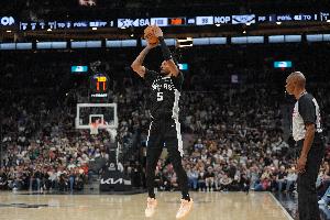 卡斯尔：局势不占优还能逆转比赛 这更有趣也有成就感