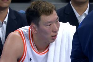 关键失误 功亏一篑！周琦全场面对包夹仍10中6贡献19分9板2帽！