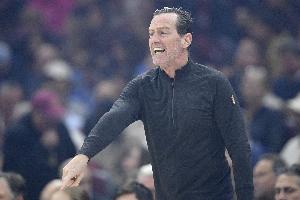 情况危急！骑士狂叫暂停半场结束仅剩2次 球队落后9分