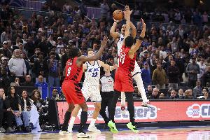 贝恩谈绝杀：画的战术是班凯罗去投篮 但我时刻都做好出手准备