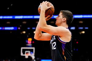 太阳主帅：吉莱斯皮的背部有点不舒服 谨慎起见没让他多打