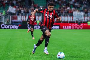 记者：米兰阵容依然非常单薄，管理层必须冬窗为阿莱格里带来新援