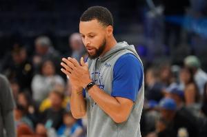 库里：我们很多方面没打出竞争力 战绩也说明了这一点&但还能更好