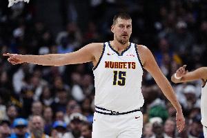 约基奇第四节还在打 罚进一球后已砍55分！平亚历山大赛季最高