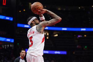 外线哑火！英格拉姆15投5中拿到11分5板 三分6中0