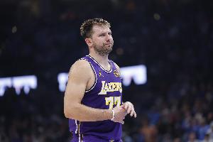 沃西：东契奇今天没有粘球&而是让球动起来 给了队友发挥的机会