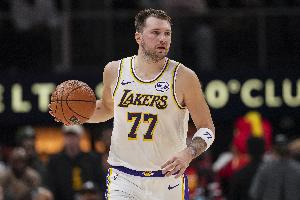 东契奇开赛季9战得至少300分75板75助 历史最快&追平22年的自己