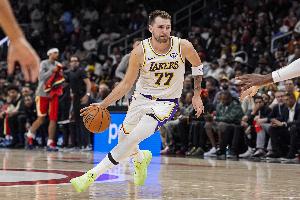 东契奇：打雷霆赛后我就强调要更有身体对抗 我们今天做得很好