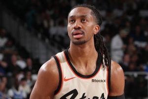 持续发挥！丹尼斯·詹金斯5记三分拿下19分3板8助1断