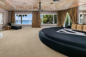 鲨鱼：已卖了奥兰多的豪宅 但是那个能容纳50人的床我仍在用