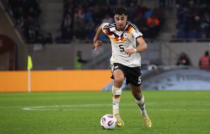 小鬼当家！21岁帕夫洛维奇挑德国中场大梁，身价5500万拜仁未来星