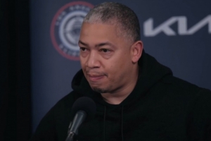 普理查德8个三分砍30分！卢：赛前讨论过他 这是绝不允许的情况