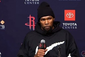 KD：全队很自信但理解如何赢球要时间 好在大家球商高&也打过抢七