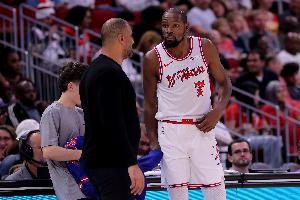 乌度卡谈逆转原因：攻防两端都回归正常 补篮简单球都打进了