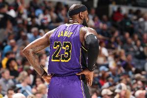 詹姆斯：我现在肺活量感觉像个新生儿 我得恢复到成年男子的水平