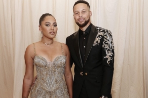 夸梅：库里100%信任库嫂都没有婚前协议 后者应该小心那些竞争者